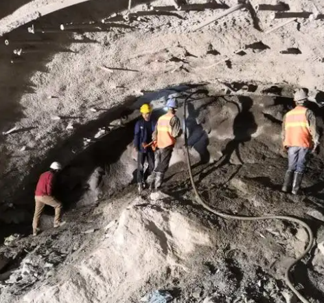 灵璧拱顶带模注浆料的施工流程及注意事项